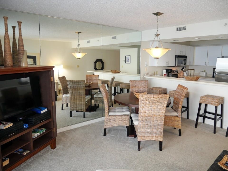 Dining Room, Dining Table, Furniture, Indoors, Table