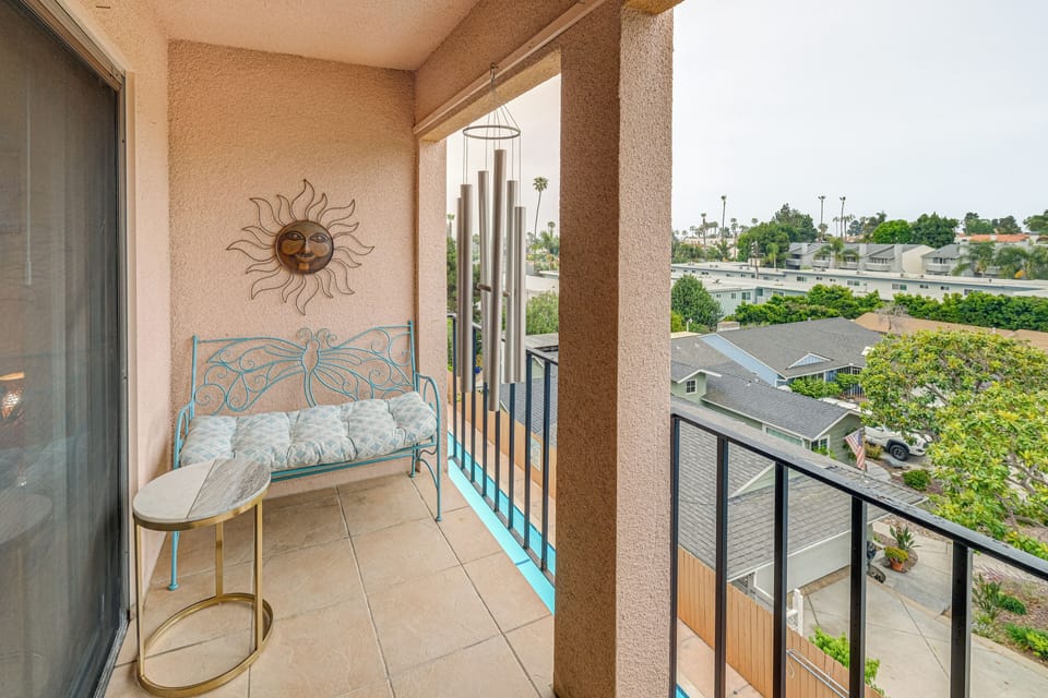 Private Balcony | Single-Story Condo
