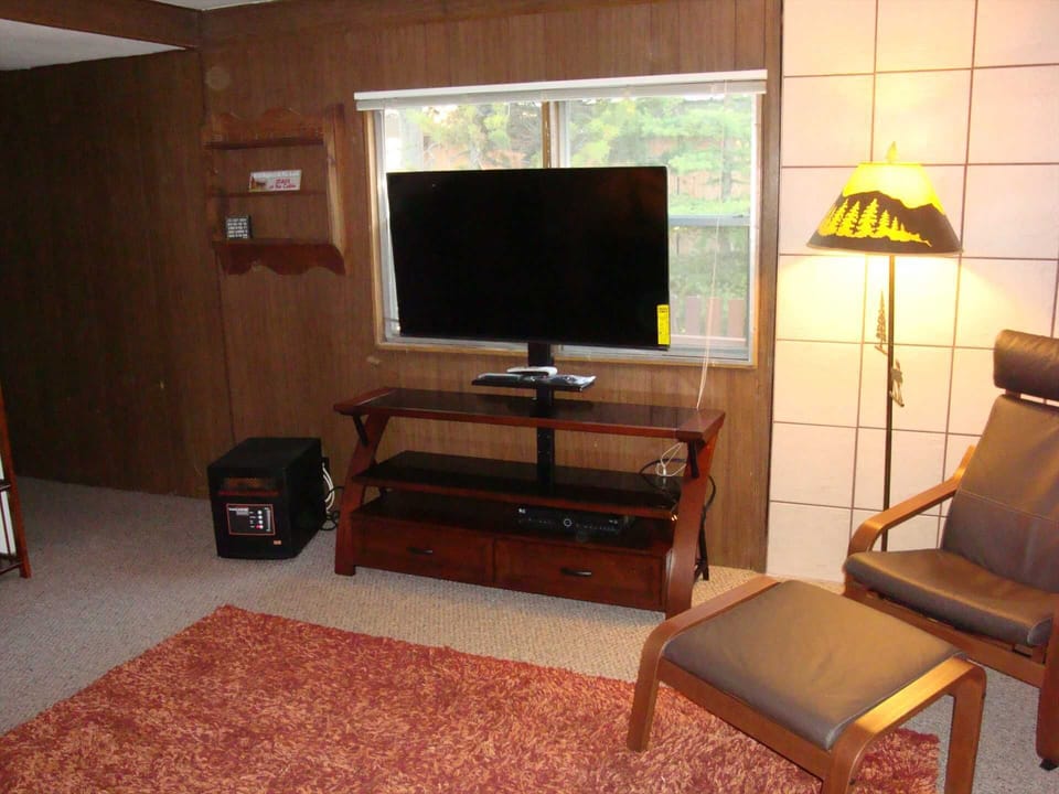 Elk Lv rm tv
