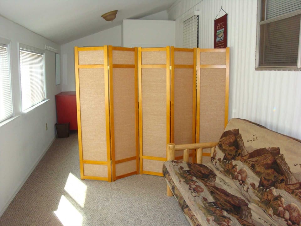 Elk Bdrm 3 with div and futon