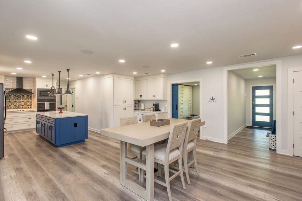 A view of the dining area off the entryway.