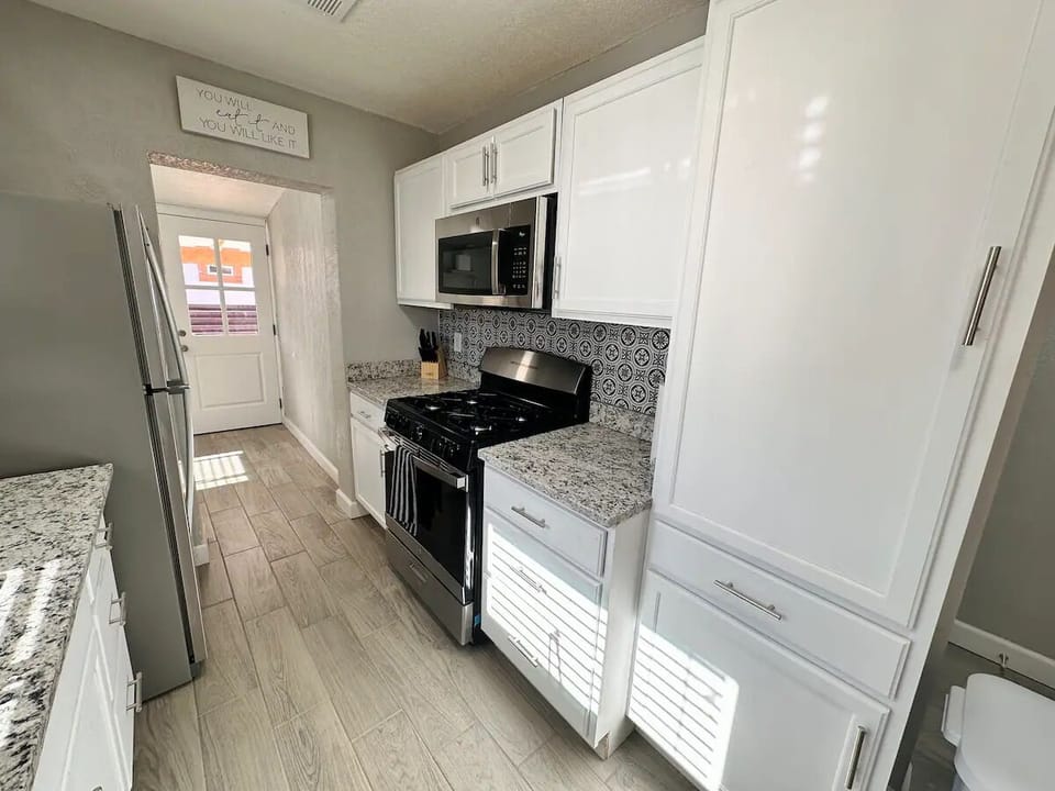 Full Kitchen