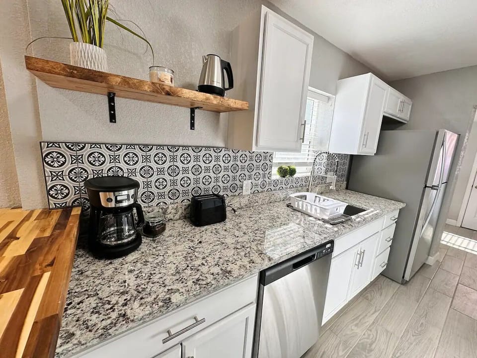 Full Kitchen