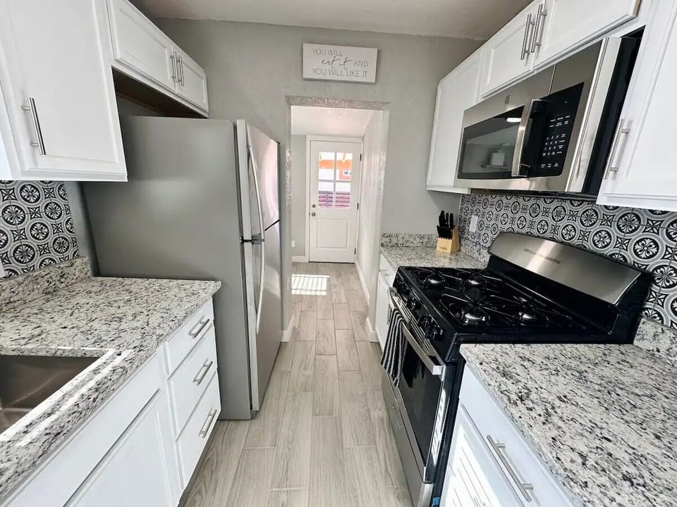 Full Kitchen