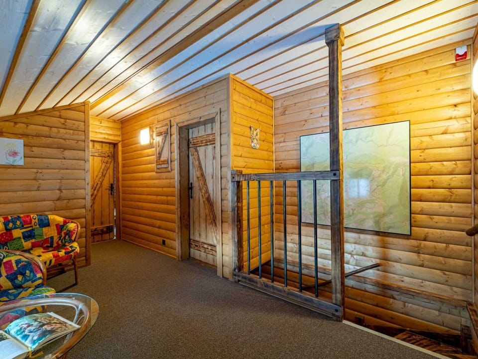 Wood, Orange, Interior Design, Floor, Flooring, Wood Stain, Real Estate, Building, Hardwood, Ceiling