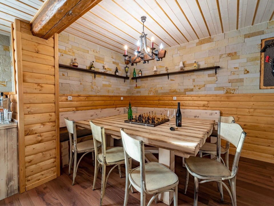 Table, Furniture, Property, Chair, Building, Wood, Interior Design, House, Floor, Flooring