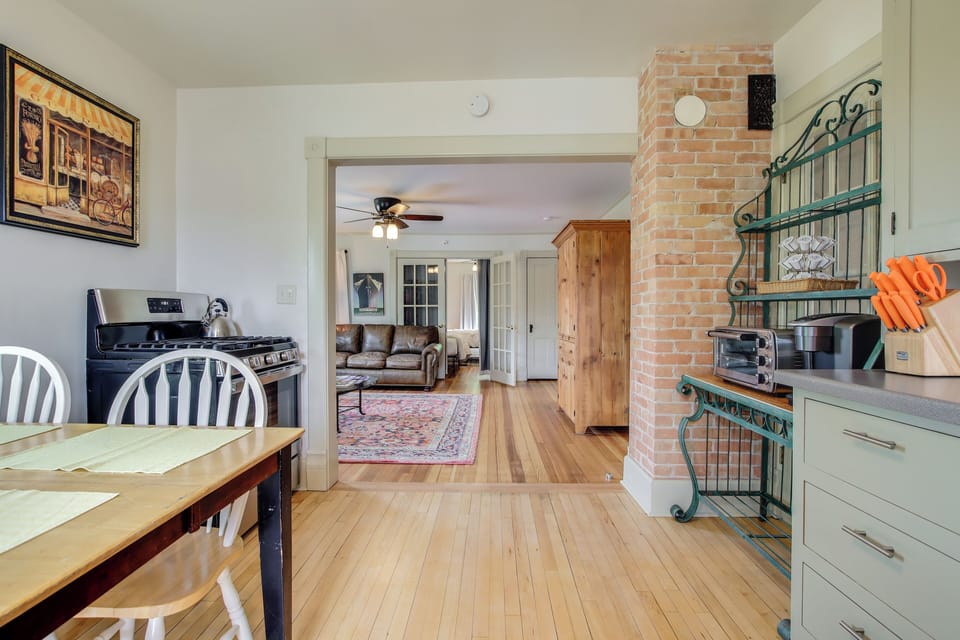 Kitchen | Dining Area