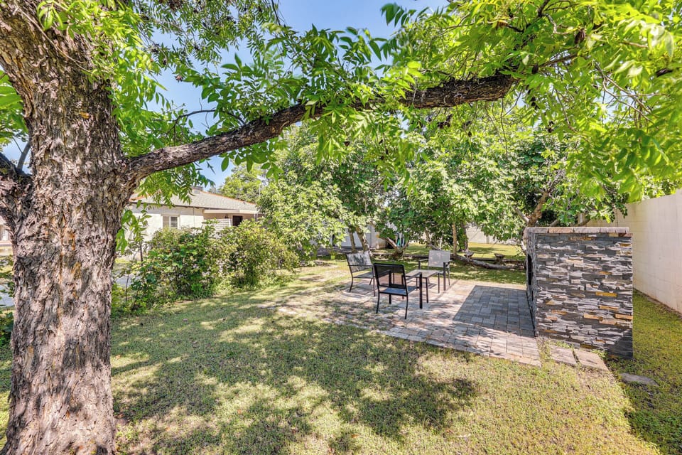 Patio | Seating & Dining