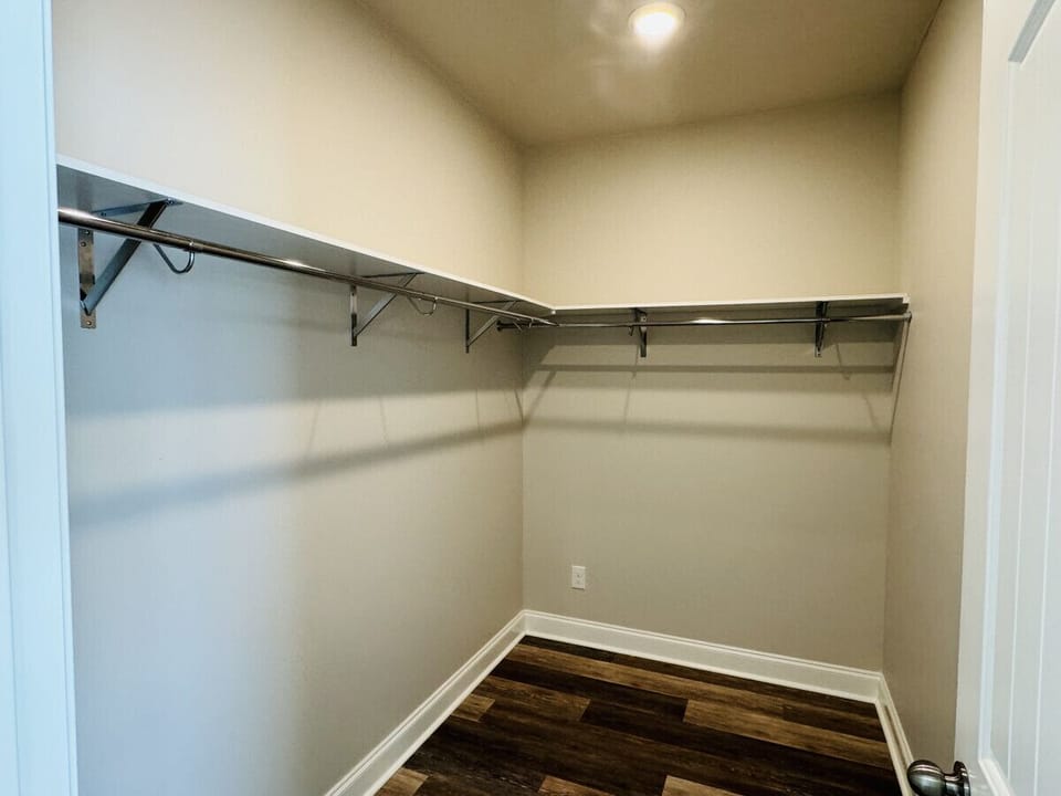 1475 Bedroom 1 closet