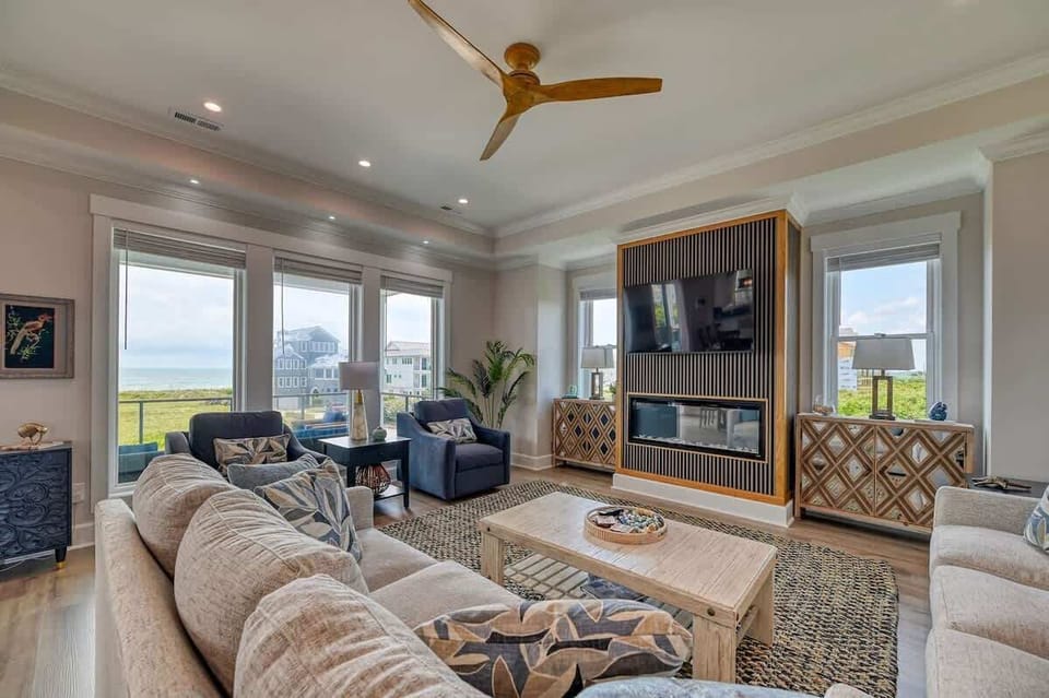 Level 3-Ocean View Living Area