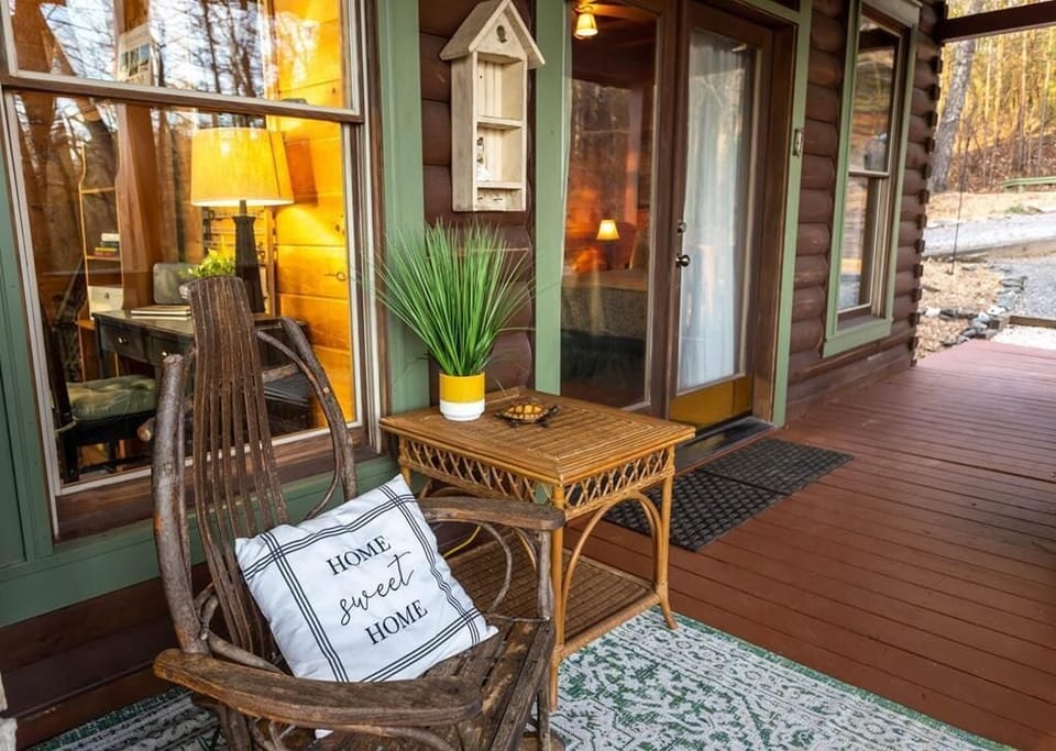 Covered Entrance & Wrap Around Deck