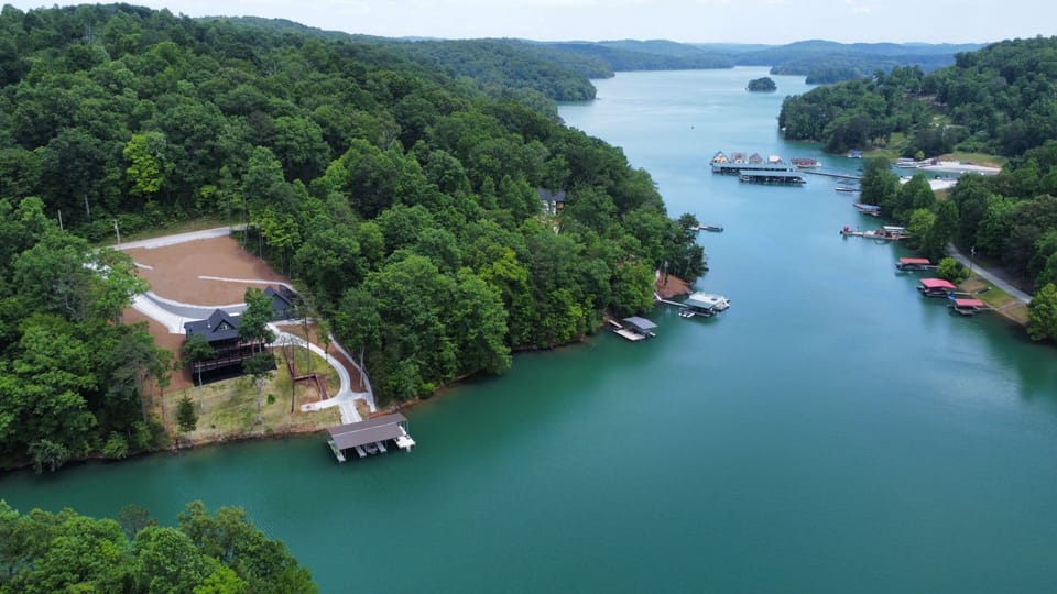 This cove is idle zone and great for swimming and kayaking.