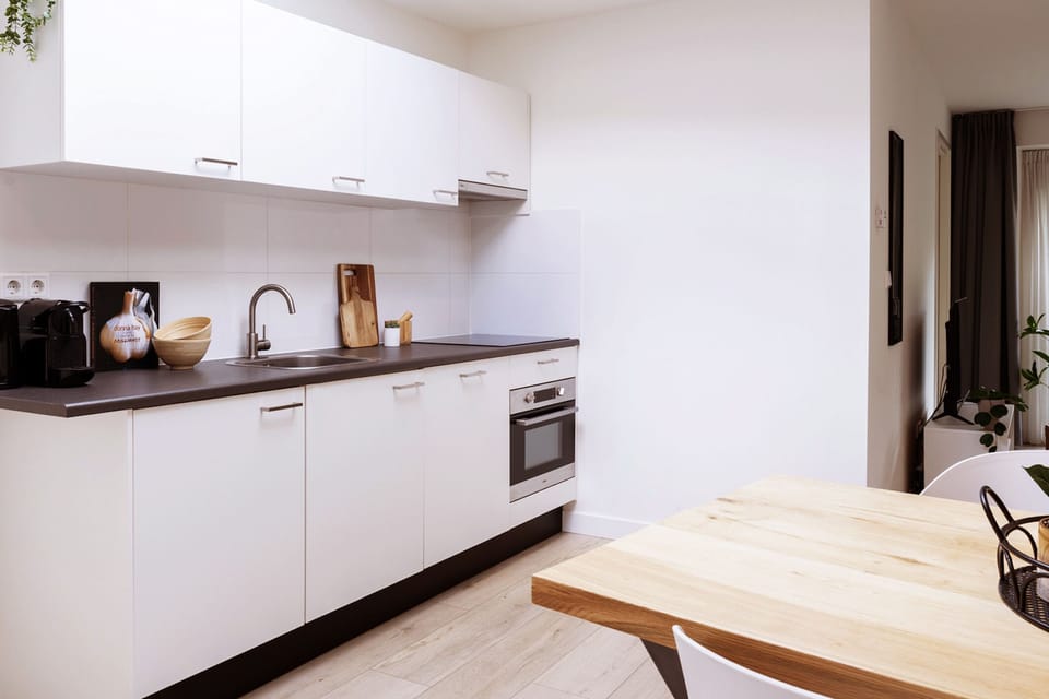  Geniet van je eigen kitchenette – ideaal voor een kort of langer verblijf in een studio appartement Eindhoven.