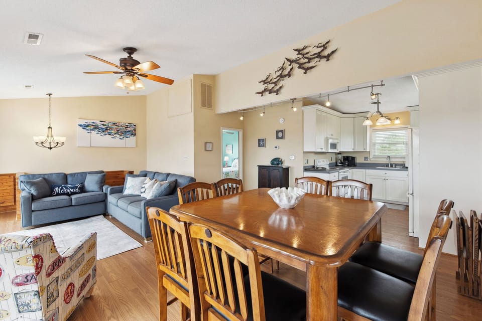 DU508: A Change In Attitude | Top Level Dining Area