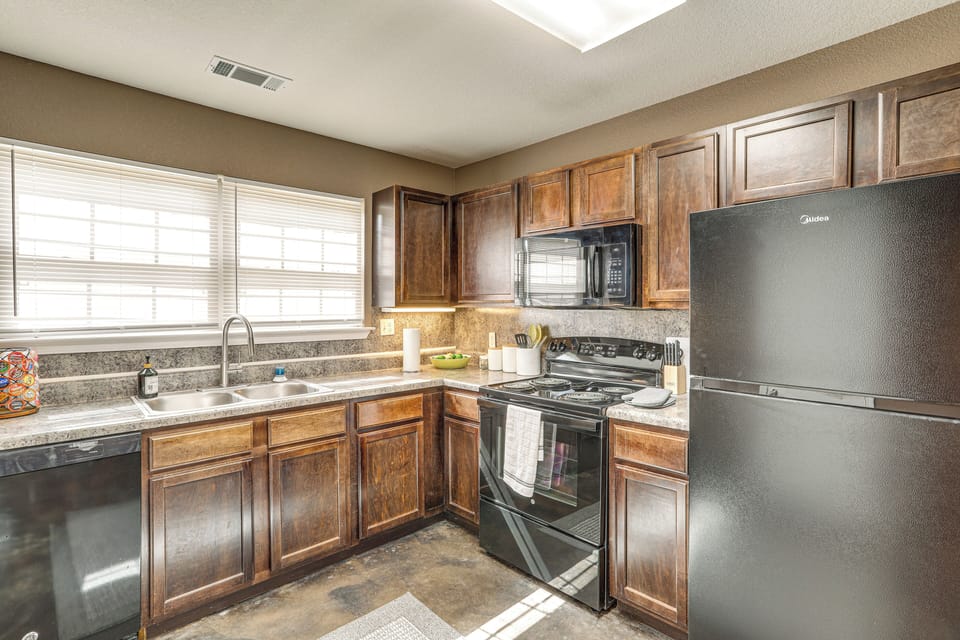 Fully Equipped Kitchen | Cooking Basics | Keurig Coffee Maker | 1st Floor