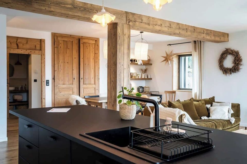 Coin cuisine  -  Gite REFUGE 6 personnes -  Station des Rousses
