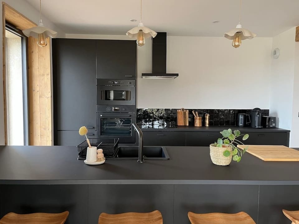 Coin cuisine  -  Gite REFUGE 6 personnes -  Station des Rousses