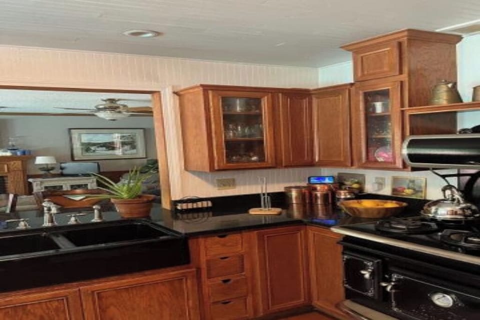 Kitchen pass through to family room