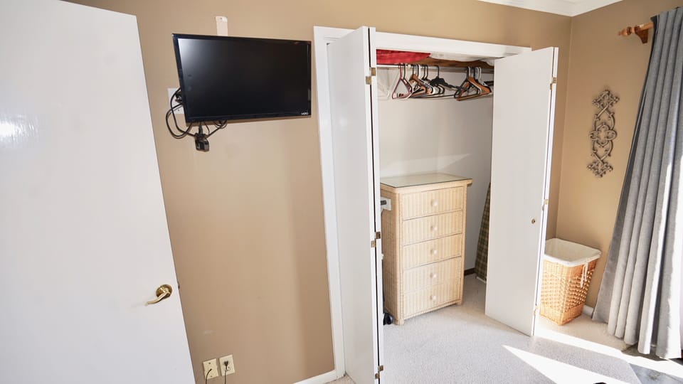 West bedroom