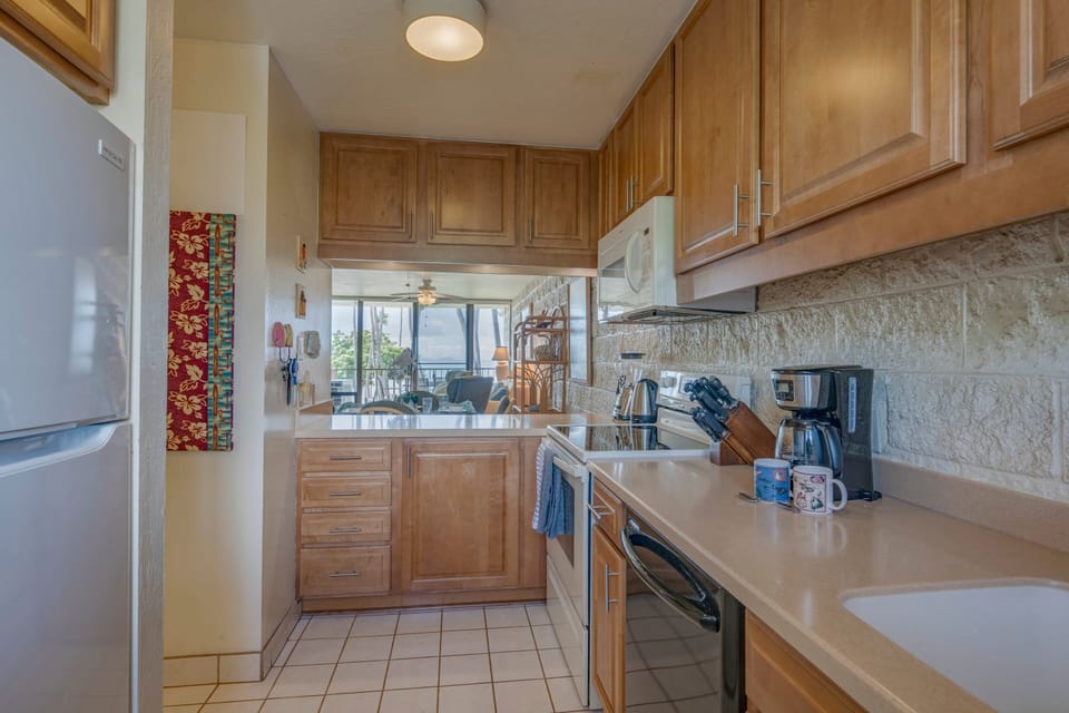 Full sized Kitchen Appliances