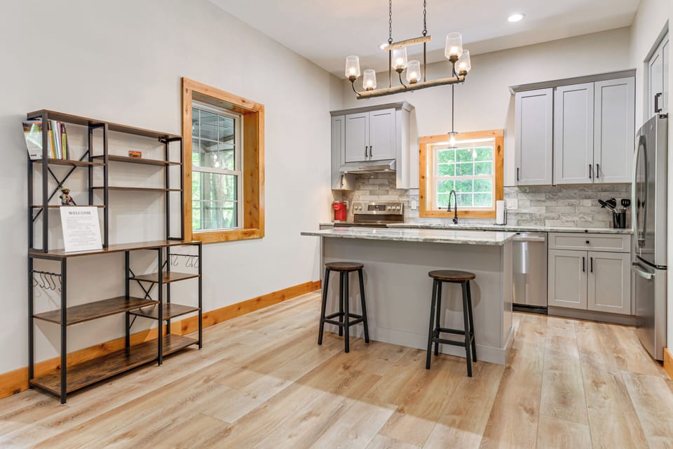 Kitchen | Stainless Steel Appliances w/ Dishwasher | Breakfast Bar | Free WiFi