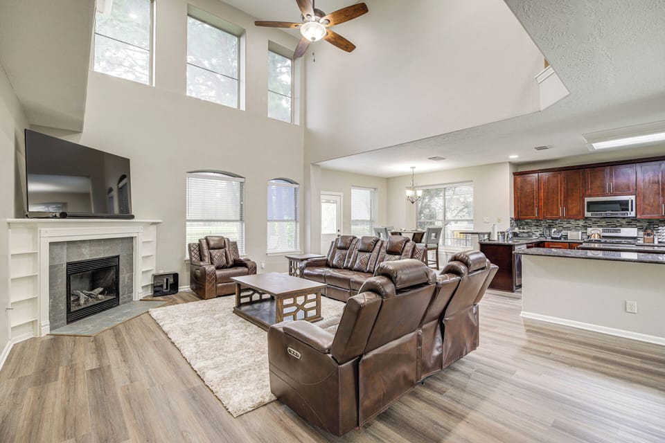 Living Space | 1st Floor | Central A/C & Heating | Free WiFi