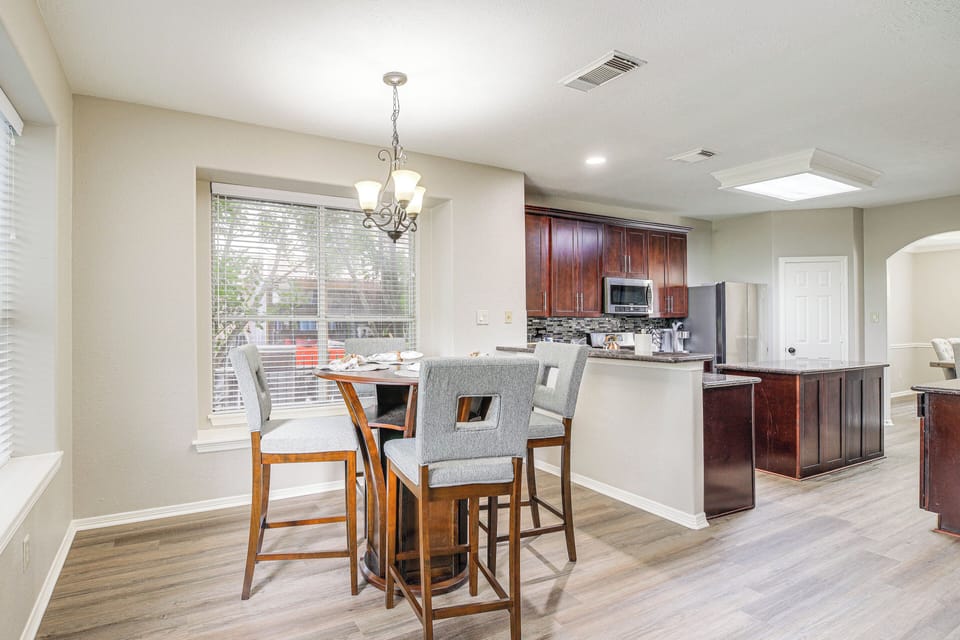 Breakfast Nook | 1st Floor