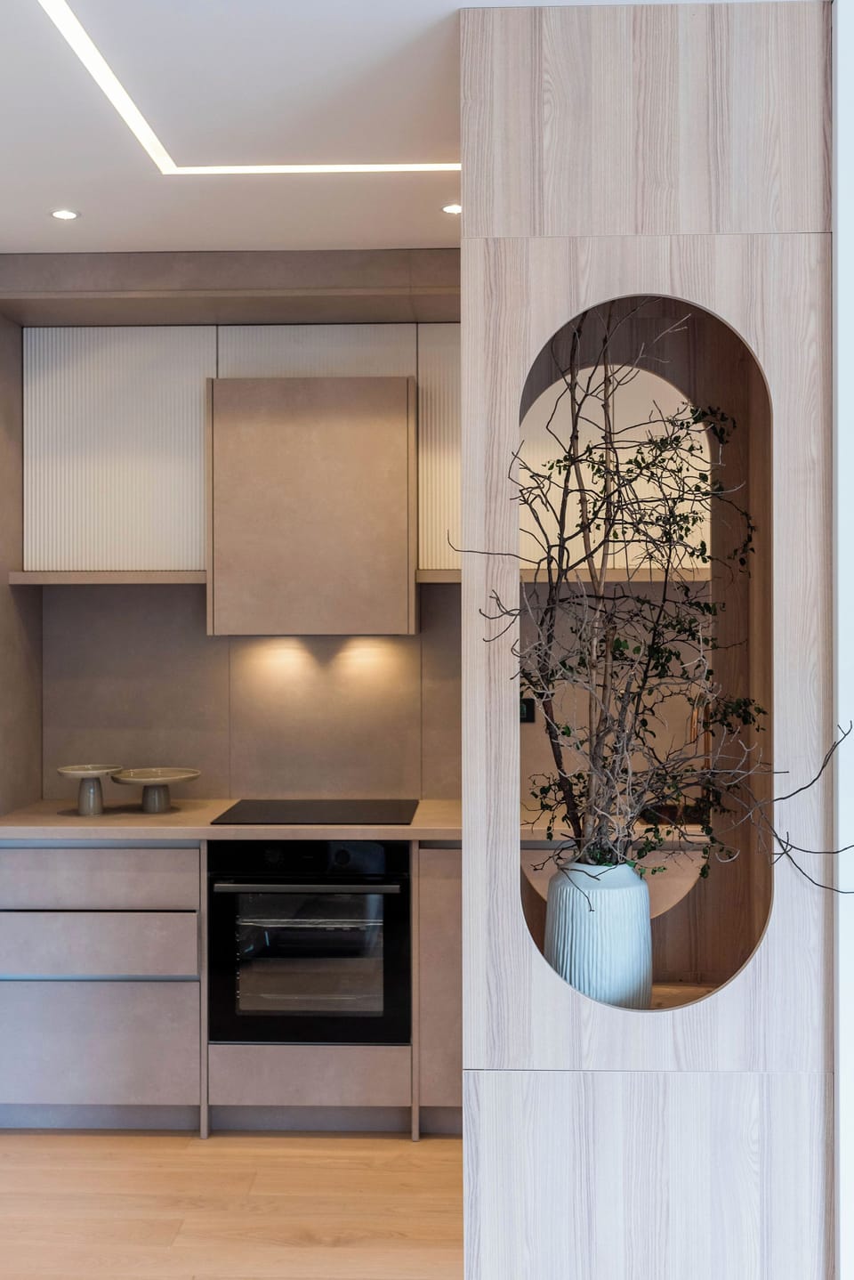 Modern and fully equipped kitchen, with lots of designer details