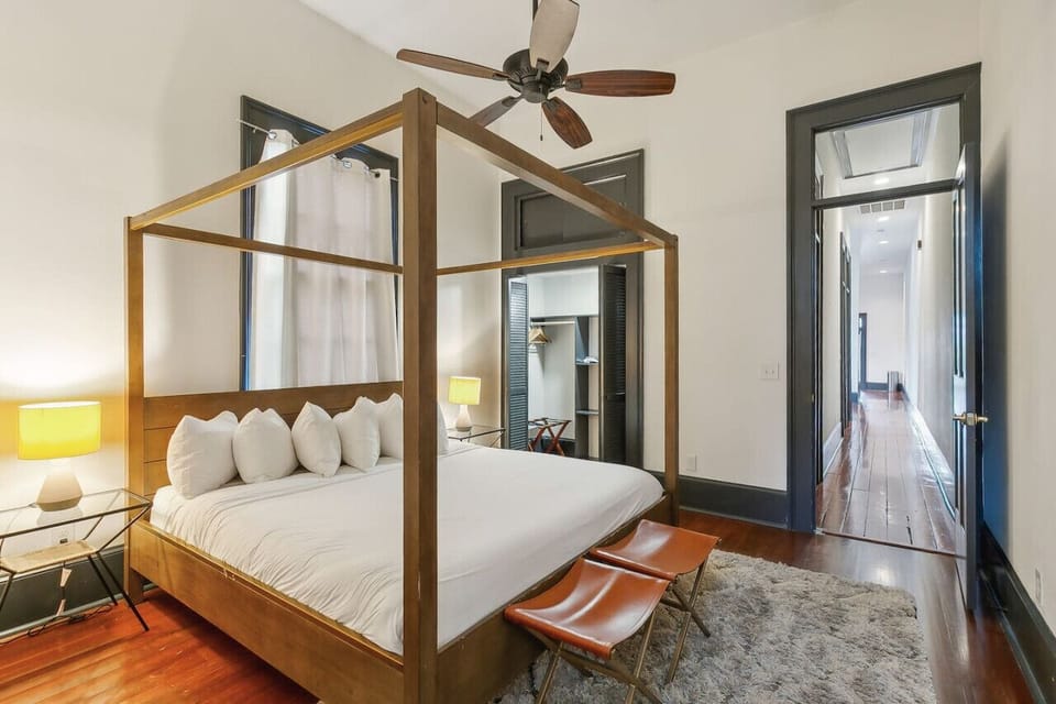 Bedroom 1 w/ King bed