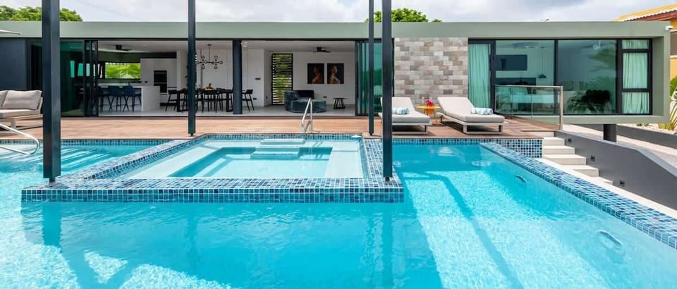 Luxury 3 bedroom villa with full sea-view in the Caribbean and private pool, photo 2