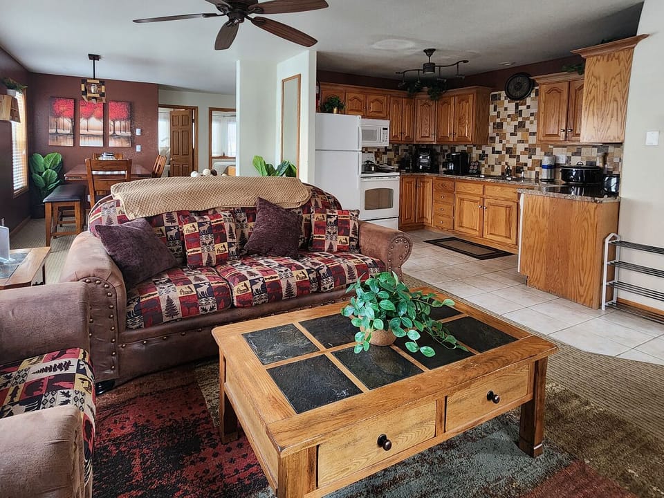 AP16 Living Area 2