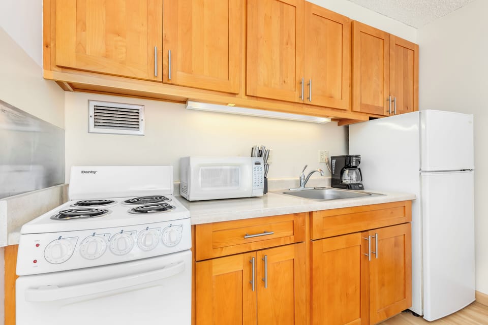 Full Kitchen with Microwave and Coffee Maker