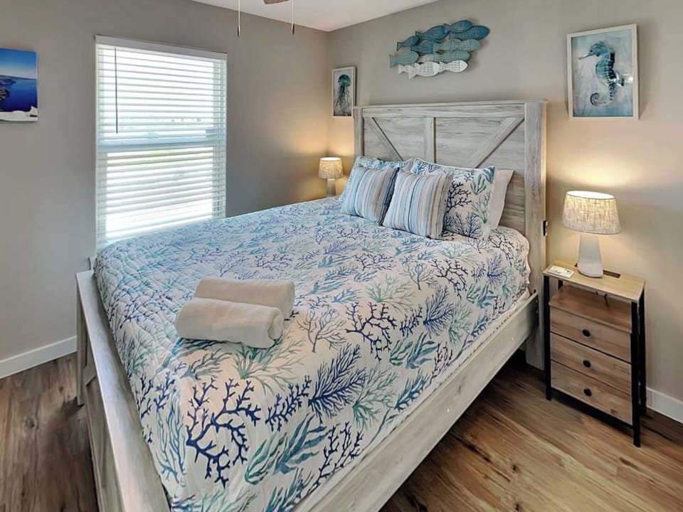 Fourth Bedroom - Queen Bed w/ En Suite