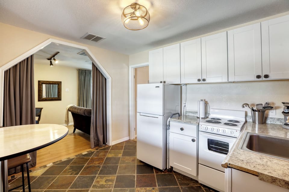 kitchen & dining area