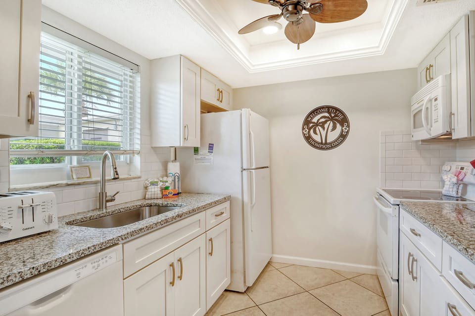 Kitchen - Fully equipped kitchen