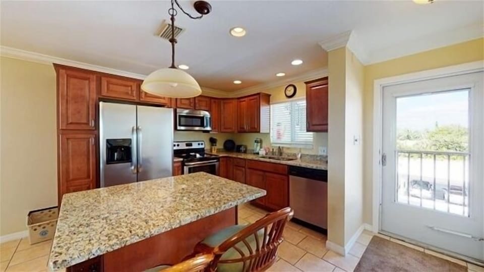 Kitchen - Fully equipped kitchen