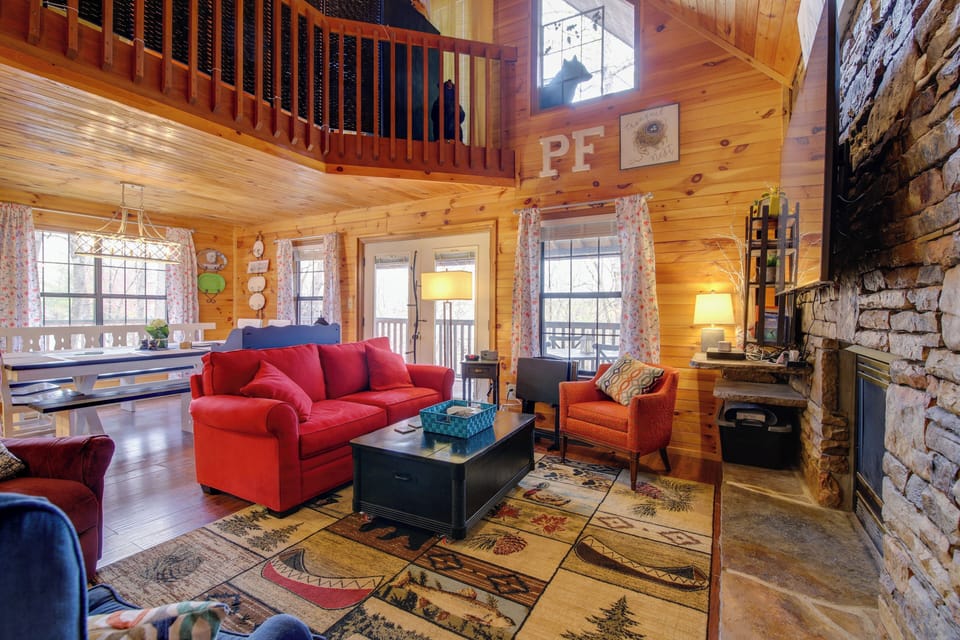 Pigeon Forge Vacation Rental | 3BR | 3BA | 2,000 Sq Ft | Step-Free Entry