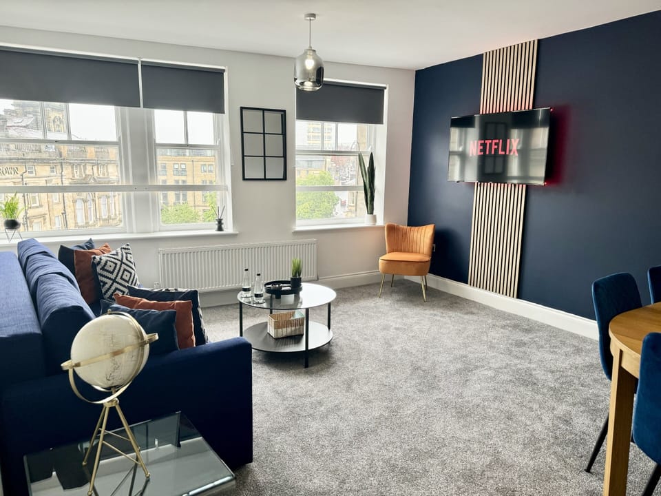 Living Room / Lounge