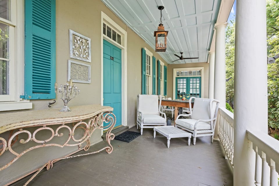 The Mary Scott Suite In the Heart of Charleston