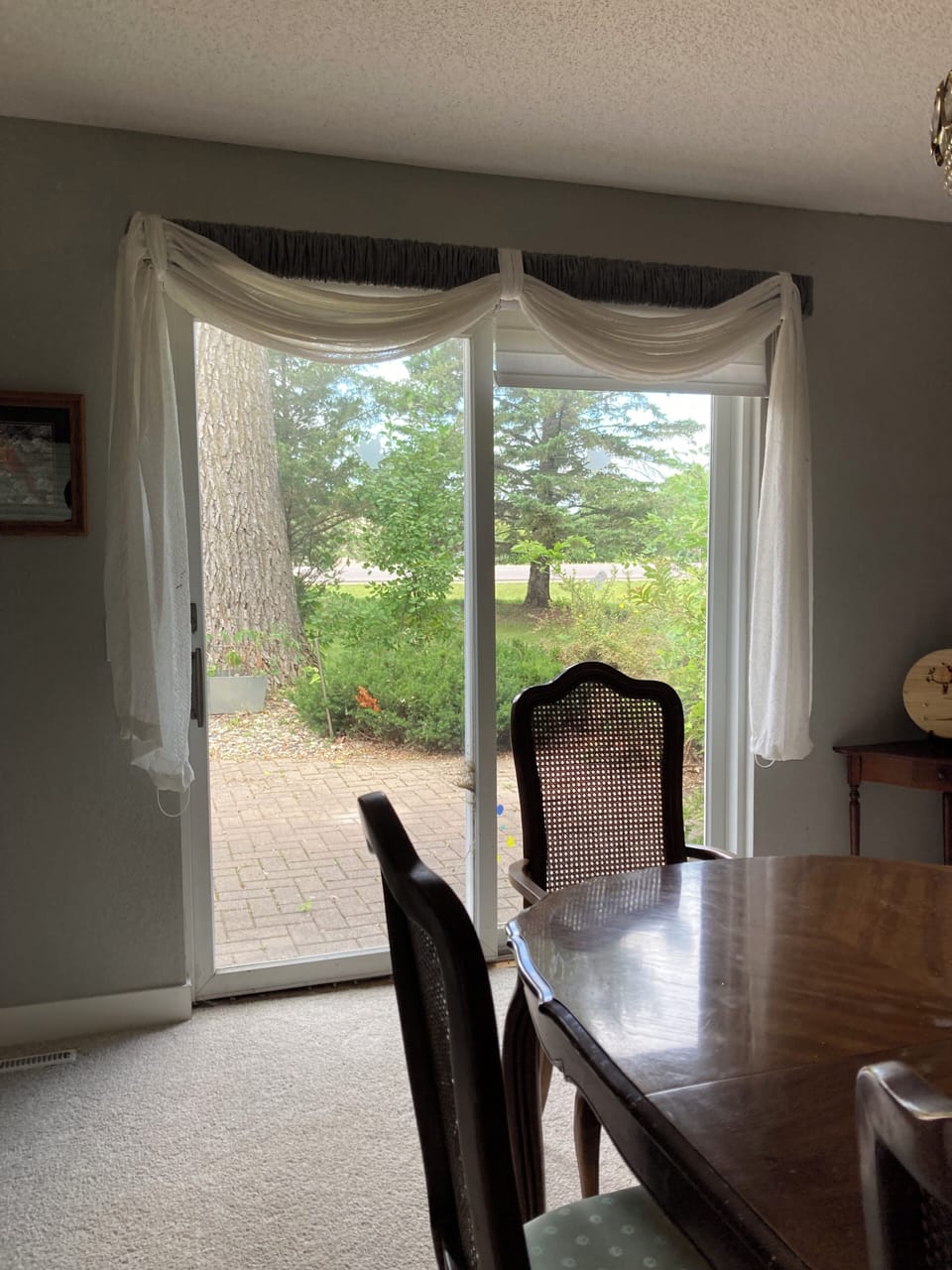 Form. Din. W/ patio and outside furn.