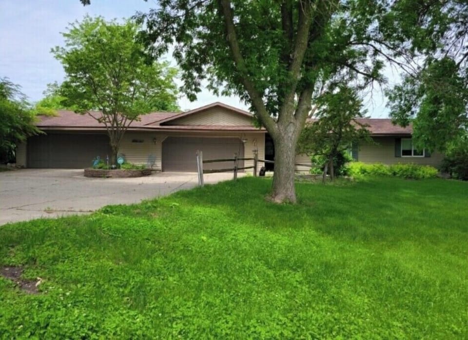 Front of house (facing lake road/street)