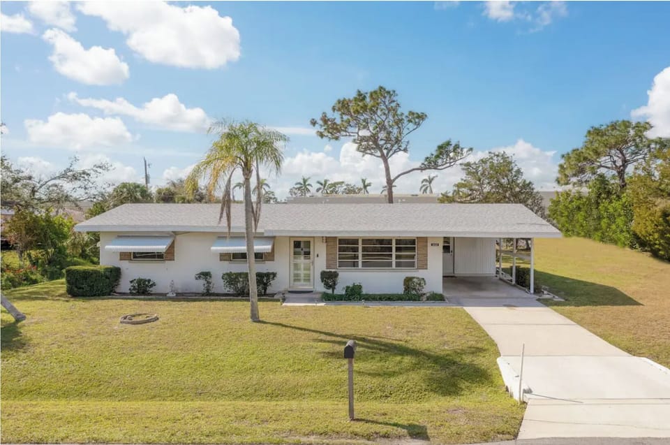 Plenty of parking in the driveway and off to the side and backyard