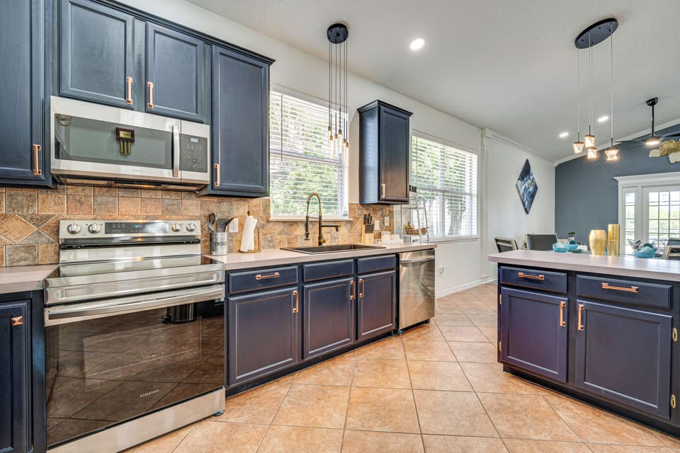 Kitchen | Refrigerator | Dishwasher