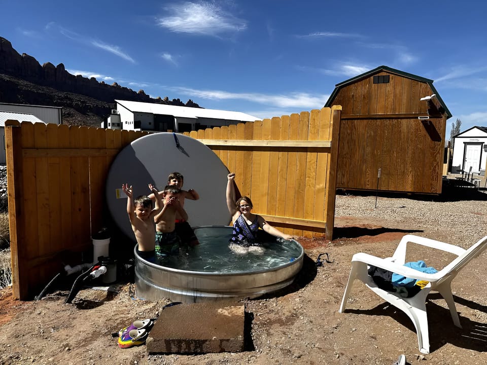 Outdoor spa tub