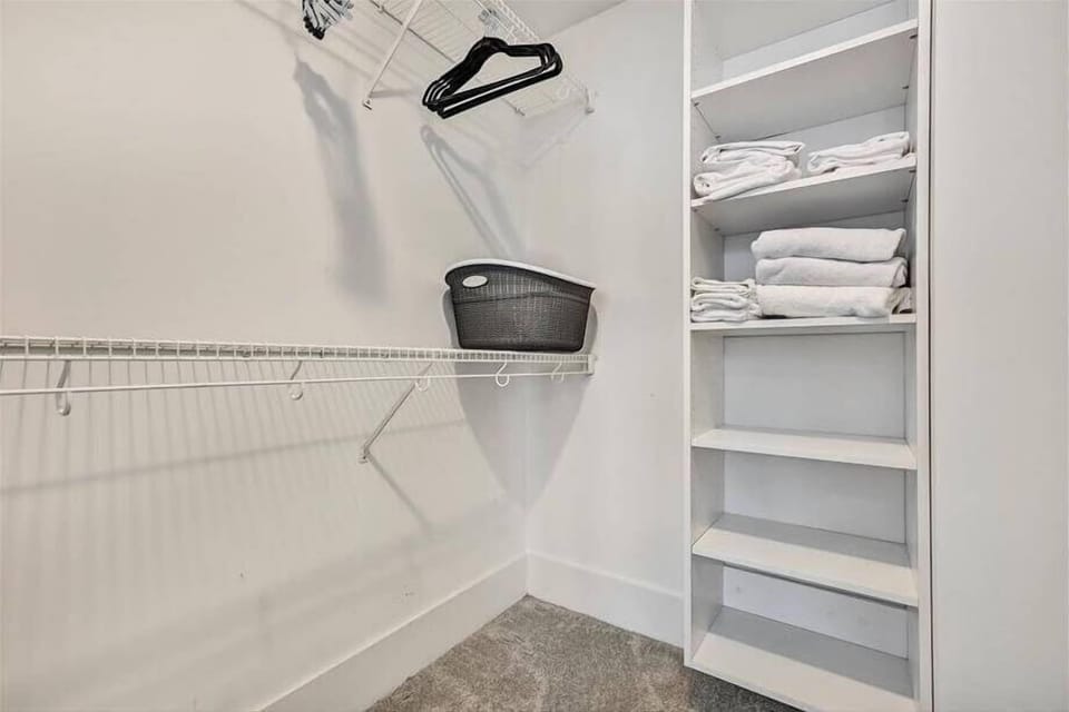Buckhead Atlanta 2 Bedroom Main Closet