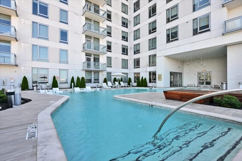 Buckhead Atlanta 2 Bedroom Pool
