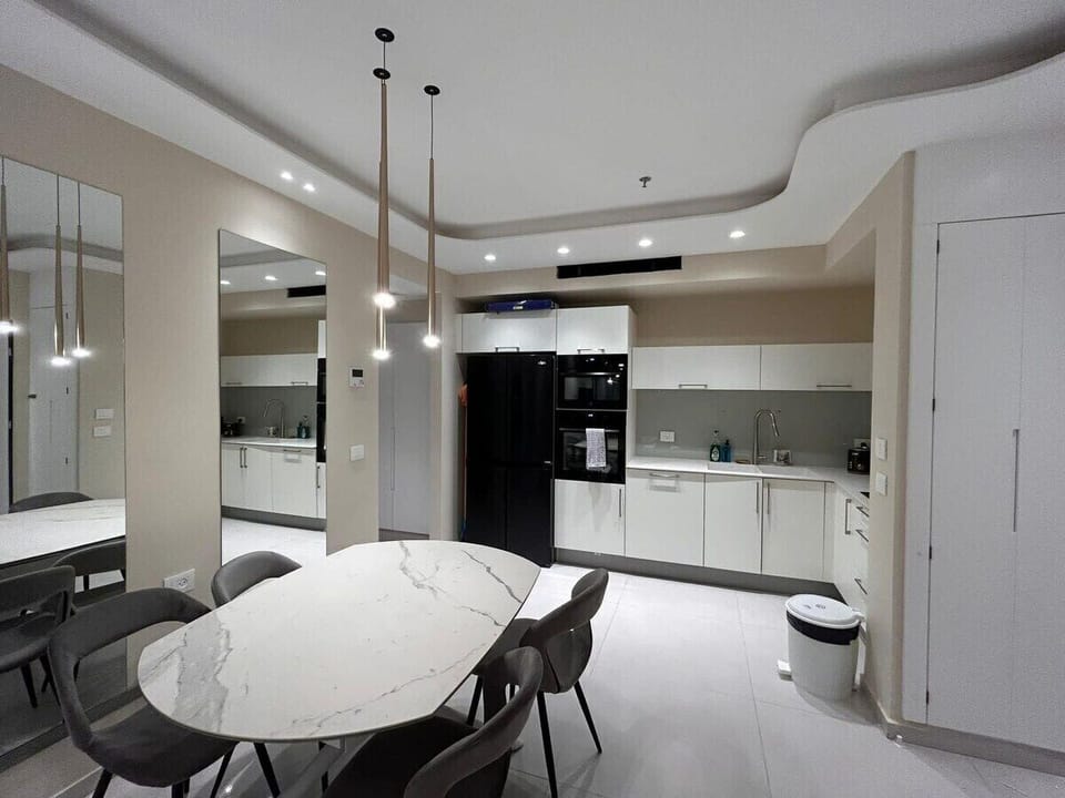 Living Room / Lounge