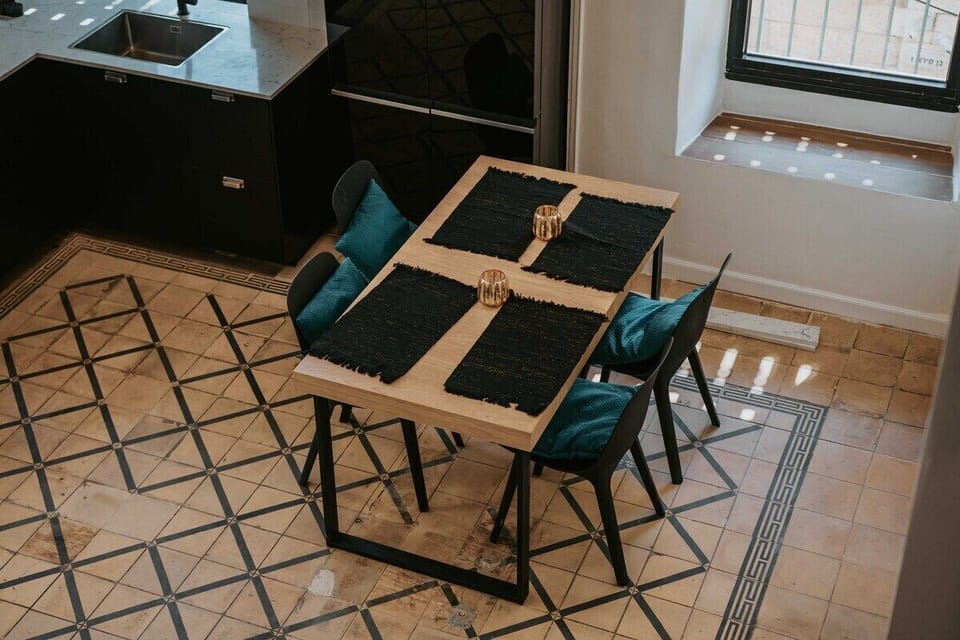 Living Room / Lounge