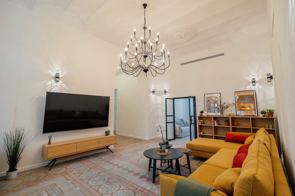 Living Room / Lounge