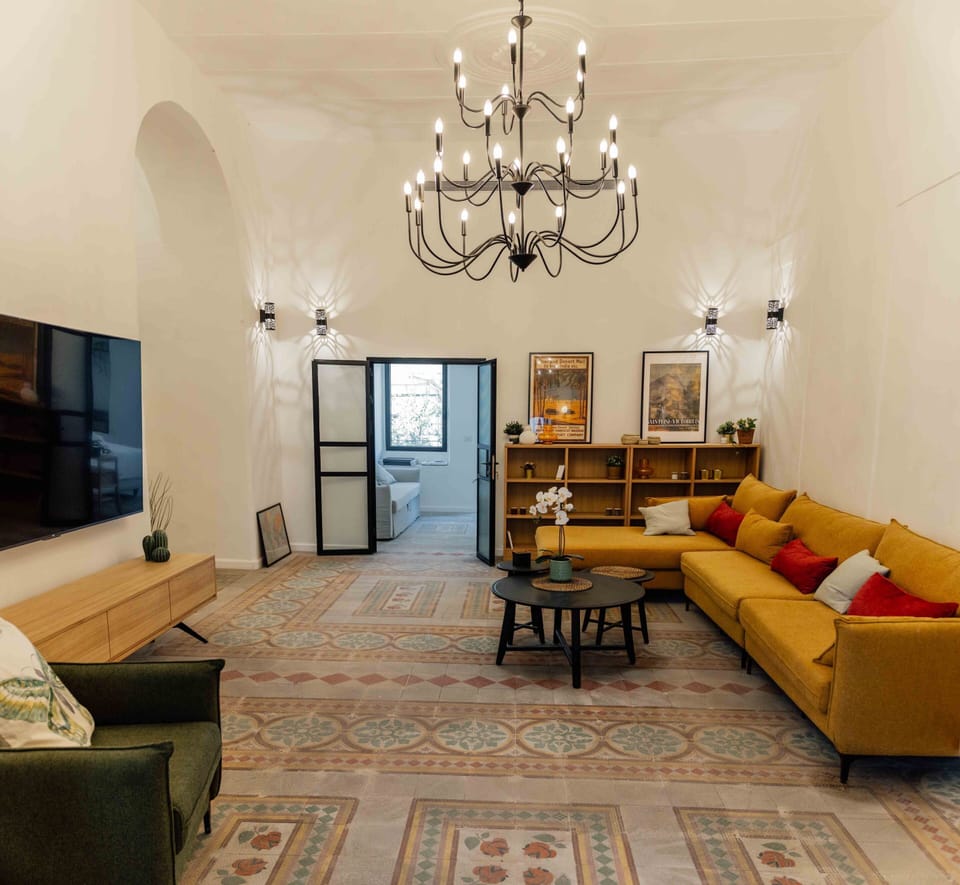 Living Room / Lounge